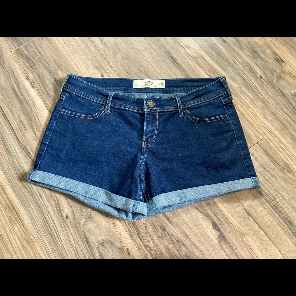 Hollister midi shorts!